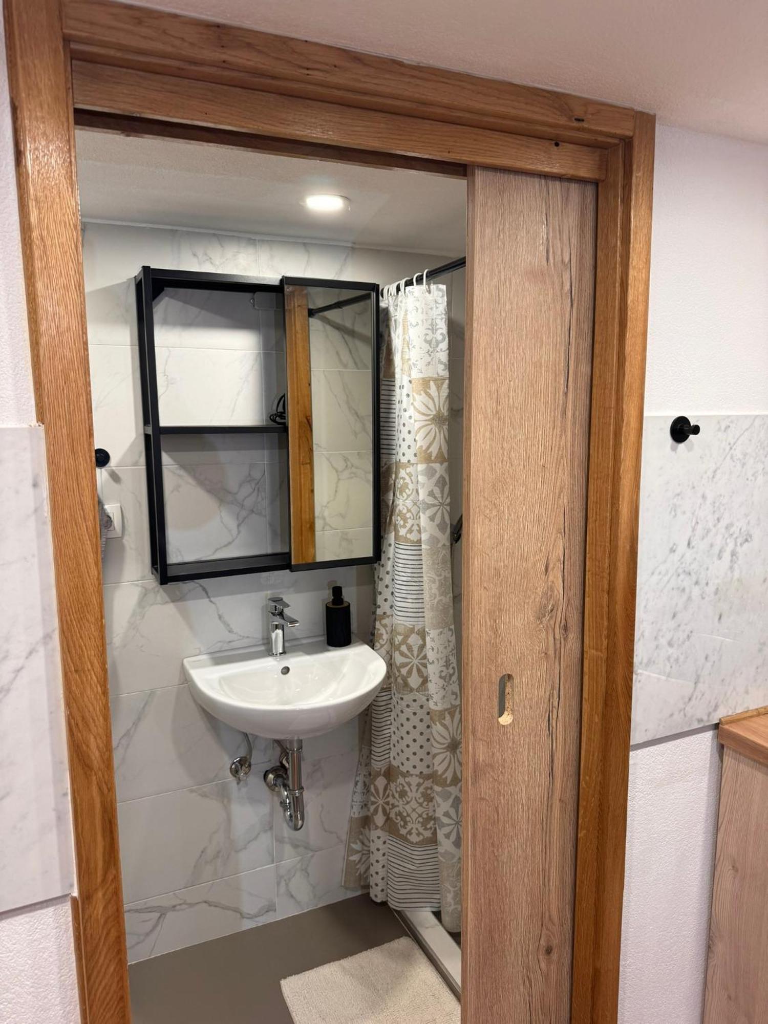 Zenroom Apartments Любляна Екстериор снимка